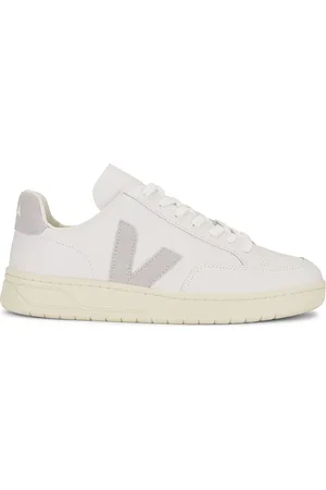 Veja V-12 in - White. Size 40 (also in 41, 42, 43, 44).