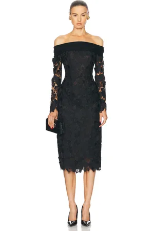 Oscar de la Renta Off The Shoulder Dress in - . Size 0 (also in 2, 4).