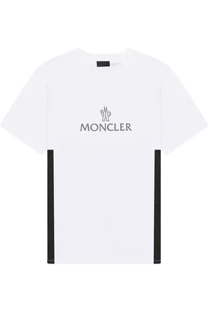 Moncler T-Shirt in - . Size L (also in M, S, XL/1X).
