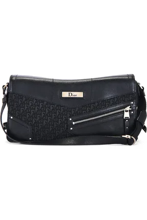 Dior Chic Shoulder Bag in - . Size all.