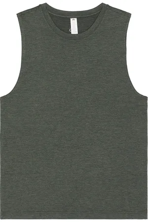 alo Conquer Muscle Tank in - Green. Size L (also in M, XL/1X).