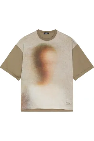 UNDERCOVER Blur Graphic Tee in G.bei Base in - Grey. Size 2 (also in 3, 4, 5).