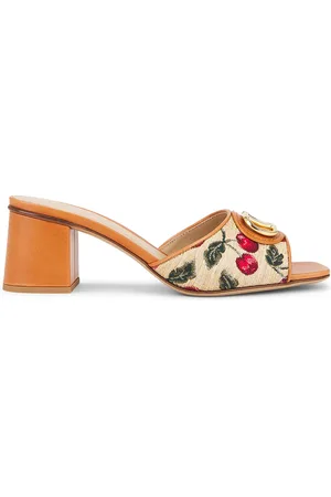 VALENTINO GARAVANI V Logo Signature Slide in - Tan. Size 36 (also in 36.5, 37, 37.5, 38, 38.5, 39, 39.5, 41).
