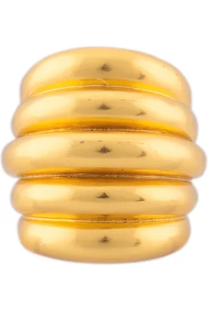VALÉRE Ribbed Ring in - Metallic Gold. Size 6 (also in 7, 8).