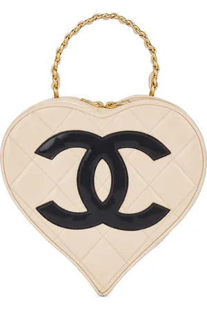 CHANEL Patent Leather Heart Bag in - . Size all.