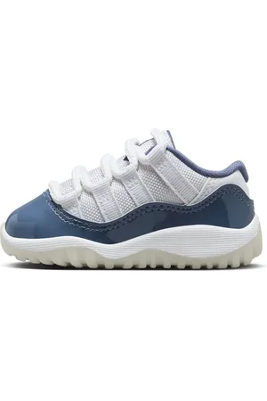 Jordan 11 Retro Low Sneakers
