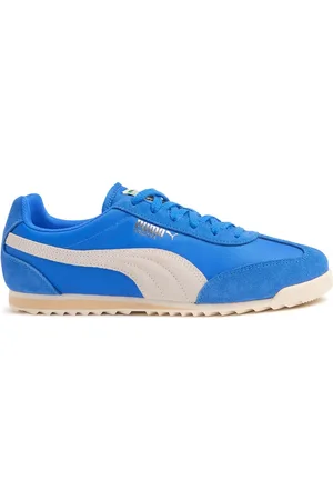 PUMA Arizona Sneakers