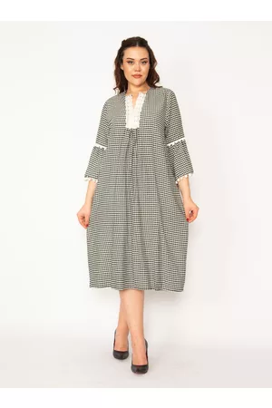 sans Plus Size Dress