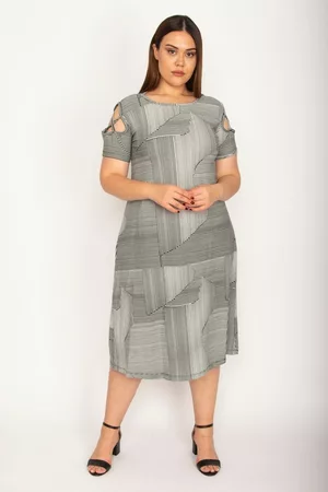 sans Plus Size Dress