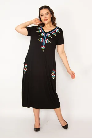 sans Plus Size Dress