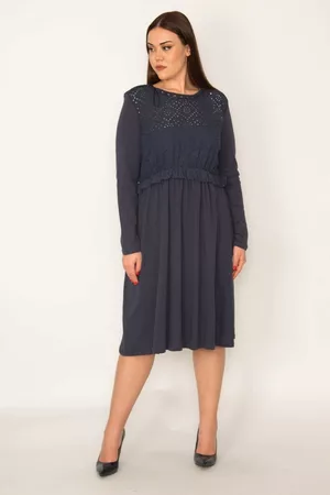 sans Plus Size Dress