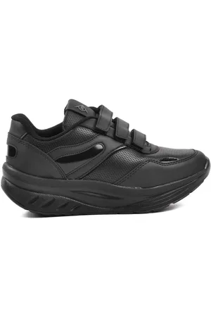 Dunlop Sports Shoes