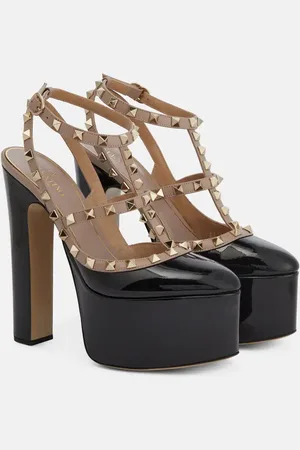 VALENTINO GARAVANI Rockstud patent leather platform pumps
