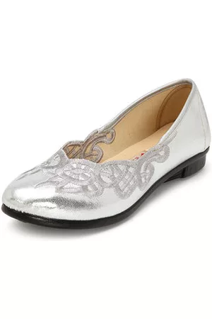Newchic Flower Embroidered Slip On Flat Old Peking Casual Shoes