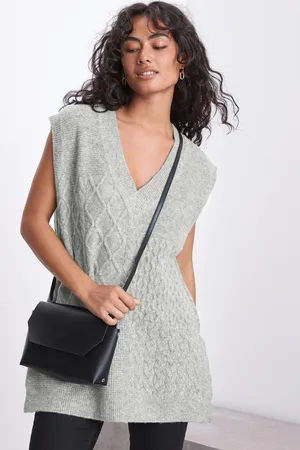 Next V-Neck Cable Tank
