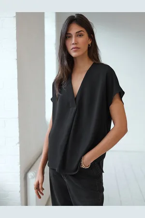 Next Relaxed Fit Short Sleeve Overhead V-Neck Blouse