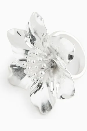 Next Tone Flower Statement Ring