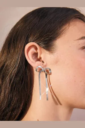 Next Tone Bow Snakechain Earrings