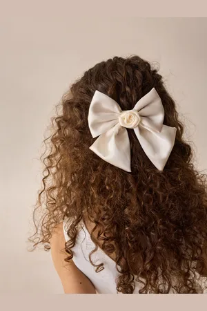 Next Bow Clip