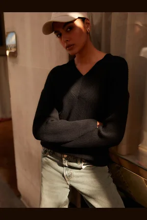 Next Relaxed Fit Ribbed V-Neck Knitted Jumper