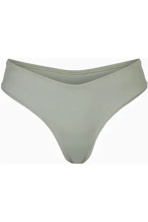 Thongs in the size 6 for Women