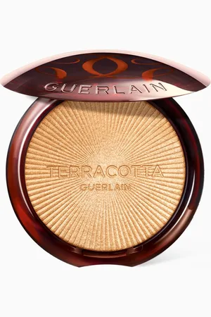 Guerlain 01 Warm Gold Luminizer Shimmering Powder, 7g