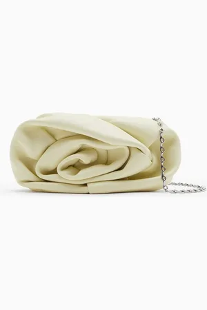 Burberry Rose Chain Clutch in Nappa