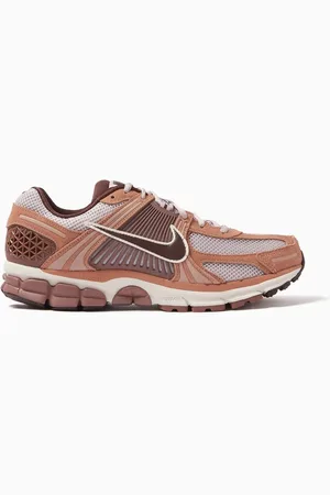 Nike Zoom Vomero 5 Sneakers in Mesh & Leather