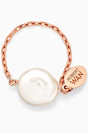 Robert Wan Mother of Pearl Chain Ring in 18kt
