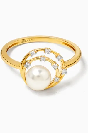 Damas Kiku Cadeau Pearl & Diamond Ring in 18kt Yellow