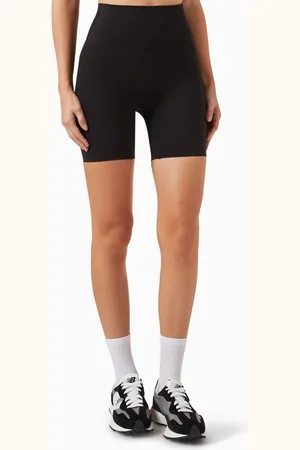 Adanola Ultimate Crop Shorts in Stretch-nylon