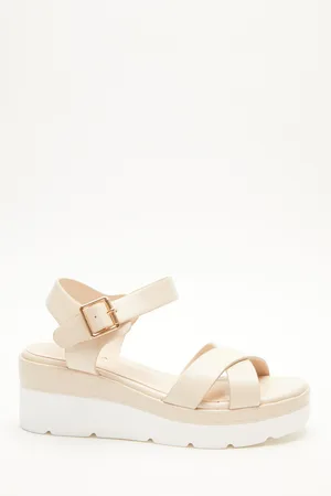 Quiz hot sale white wedges