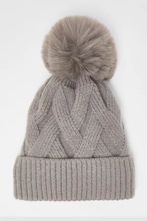 Quiz Knit Pom Pom Hat