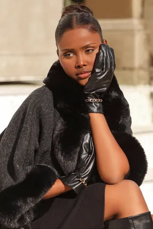 Quiz Faux Leather Chain Glove