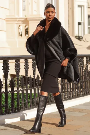 Quiz Faux Fur Trim Cape