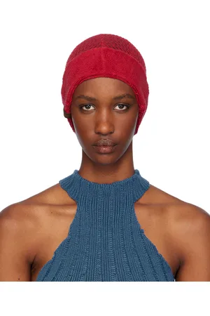 Isa Boulder Red Silvia Beanie