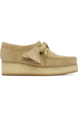 Clarks Beige Wallacraft Bee Derbys
