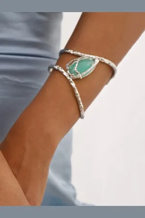 stylewe Glamorous Irregular Metallic Geometric Resin Cuff Bracelet