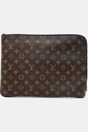 LOUIS VUITTON Monogram Etui Voyage MM Pouch