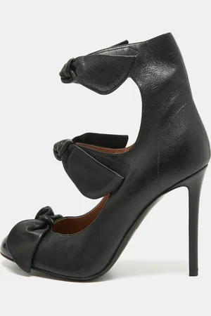 MARCO DE VINCENZO Leather and Patent Cap Toe Triple Bow Pumps Size 39
