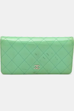 CHANEL Quilted Patent Leather CC Flap Continental Wallet