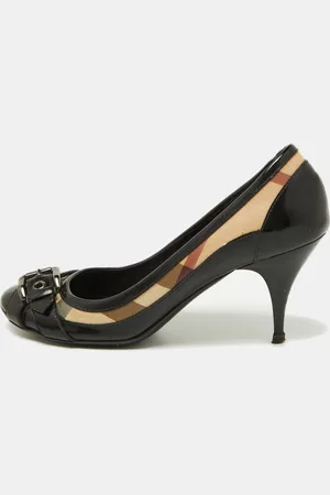 Burberry Patent Leather and Nova Check Canvas Buckle Detail Pumps Size 39