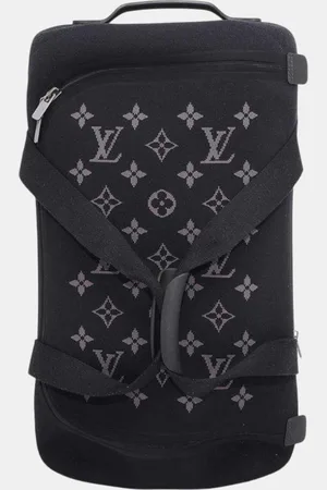 LOUIS VUITTON Noir Monogram Eclipse Knit Horizon Soft Carry bag