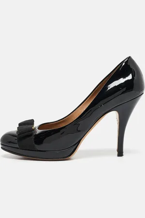 Salvatore Ferragamo Patent Leather Vara Bow Pumps Size 37.5