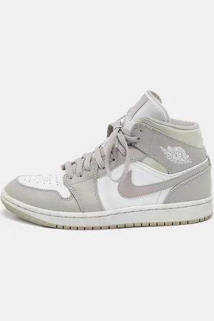 Nike Leather Jordan 1 Mid Desert Sand High Top Sneakers Size 40