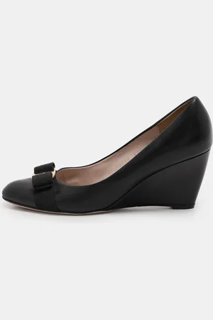 Salvatore Ferragamo Leather Vara Bow Wedge Pumps Size 38.5