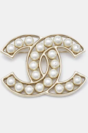 CHANEL CC Faux Pearl Tone Brooch