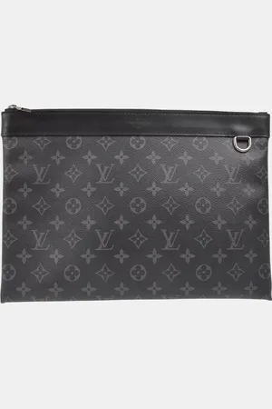 LOUIS VUITTON Monogram Eclipse Pochette Discovery Clutch