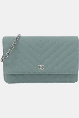 CHANEL Caviar Leather Classic Chain Wallet