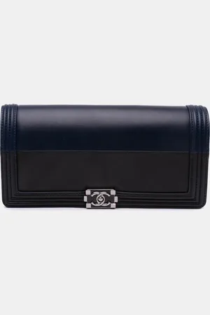 CHANEL Navy Blue Bicolor Lambskin Boy Clutch